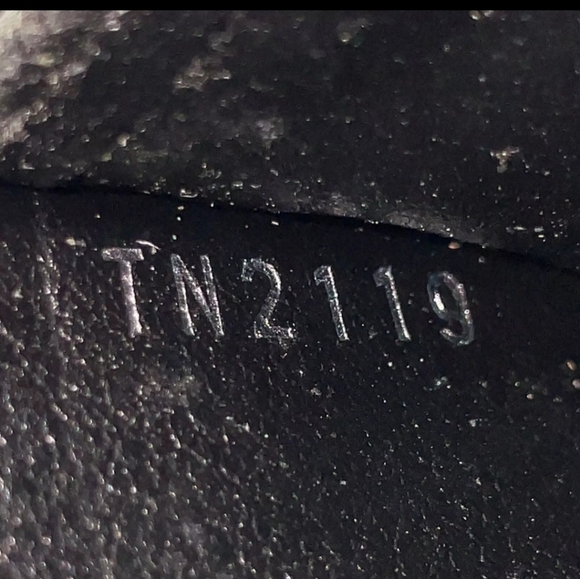 Louis Vuitton Mahina Round Zippy Wallet Noir W/Box - Picture 12 of 16